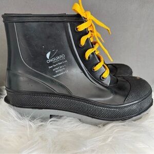 Dunlop Onguard Steel Toe Rubber
Boot Size 6 with Yellow Laces